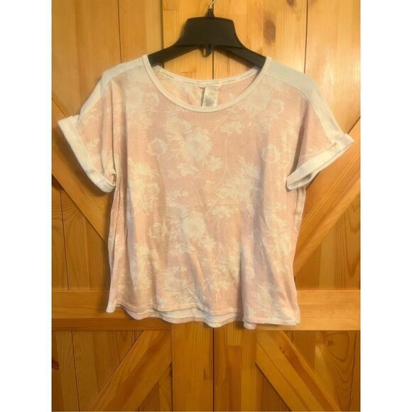 Lucky Brand Knit Top Shirt Pink floral Print Short Cuffed Sleeves Size large (37 - Picture 1 of 3